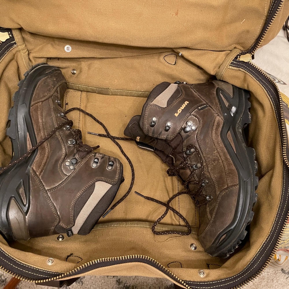 Lowa Men's Renegade hikers